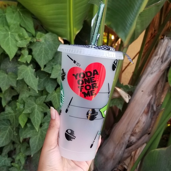 Baby Yoda starbucks cup - Picture 2 of 3